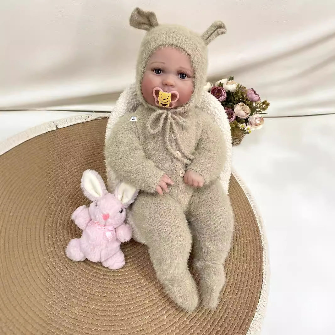 24 inch Lifelike Handcrafted Reborn Baby Doll with Cloth Body 3D Real Skin Kids Play Toy Gift for Girls