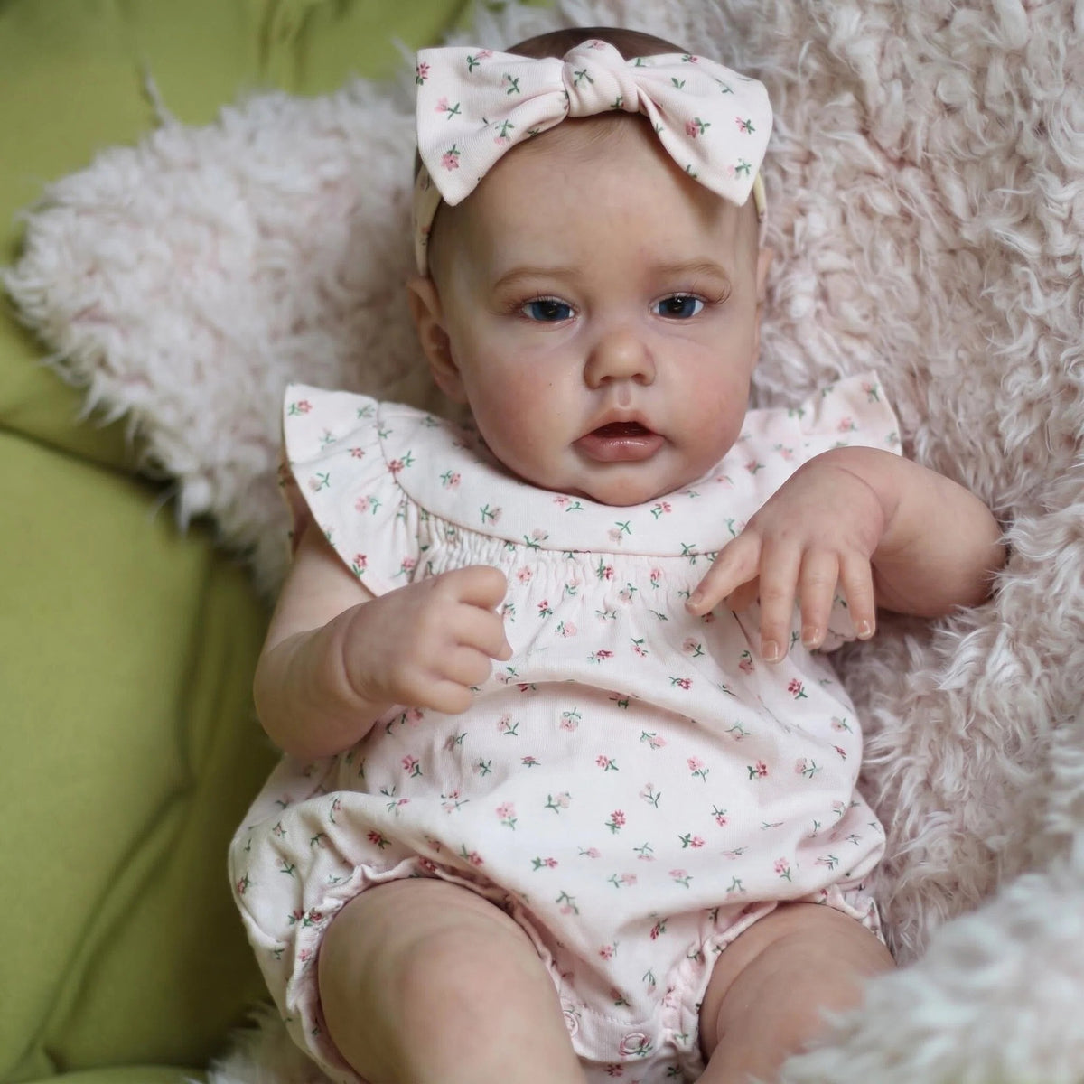 Lifelike Reborn Girl Doll 22 Inch with Cloth Body, Perfect Surprise Gift Idea For Christmas, Thanksgiving, Birthday and Year-Round Gifting