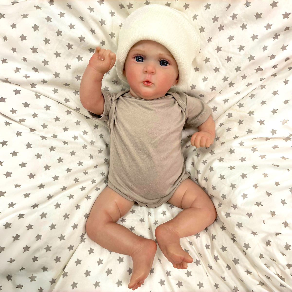 19 Inch Realistic Reborn Newborn Dolls with Cloth Body Detailed 3D Skin Handmade Collectible Doll Toy for Girls & Doll Lovers