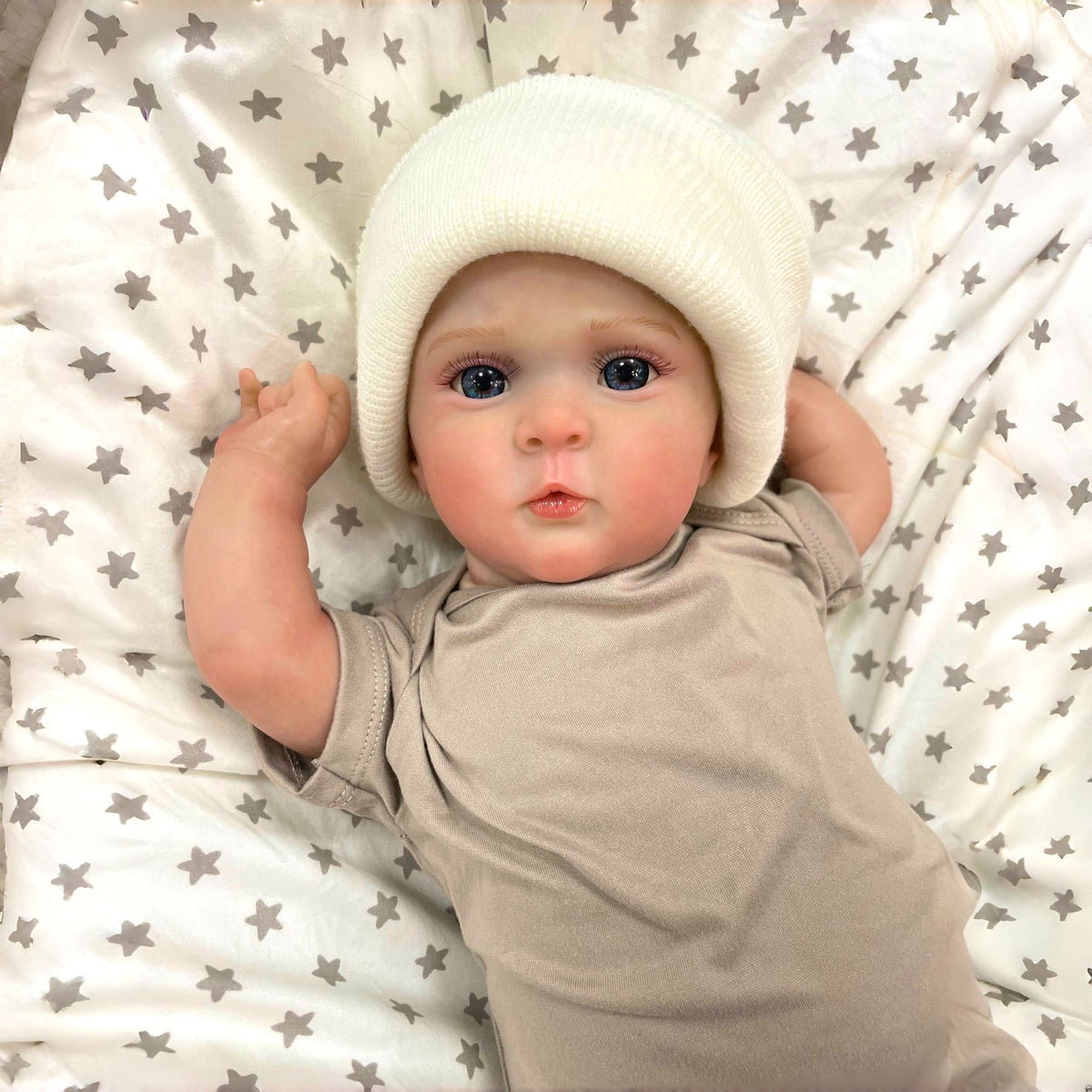 19 Inch Realistic Reborn Newborn Dolls with Cloth Body Detailed 3D Skin Handmade Collectible Doll Toy for Girls & Doll Lovers